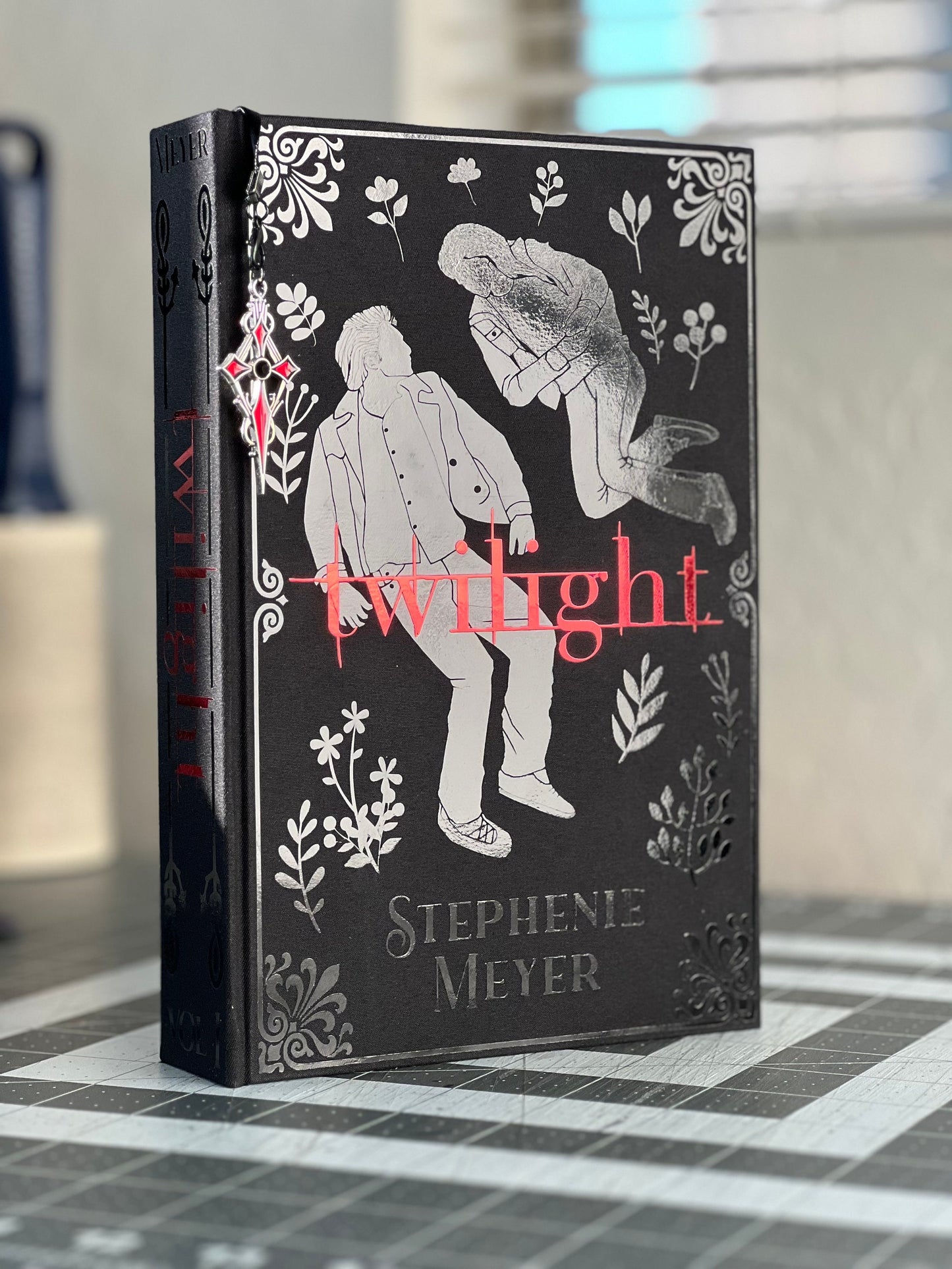 The Twilight Saga Obsidian Collection (WITH SLIPCASE) by Stephenie Meyer Rebound Rebind