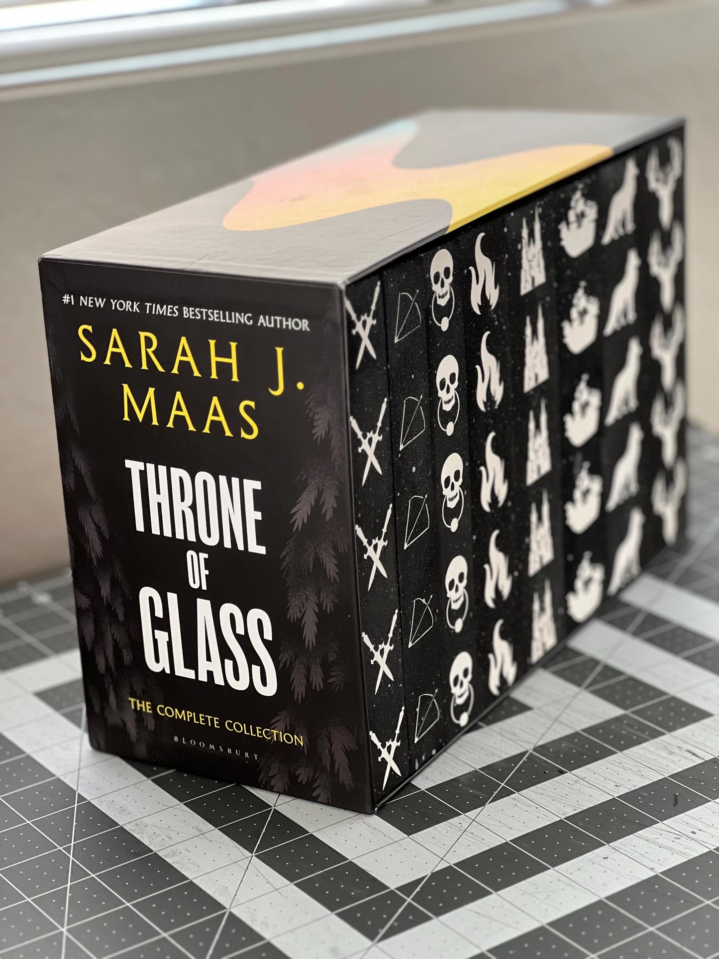 The Throne of Glass Sprayed Edges Collection Set