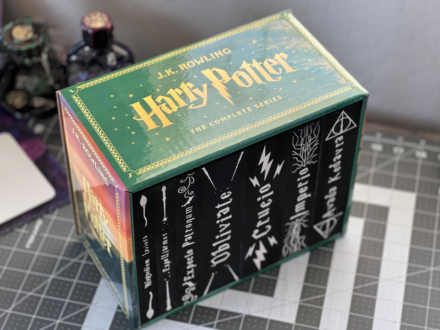 The Serious Black Sprayed Edges HP Collection Set