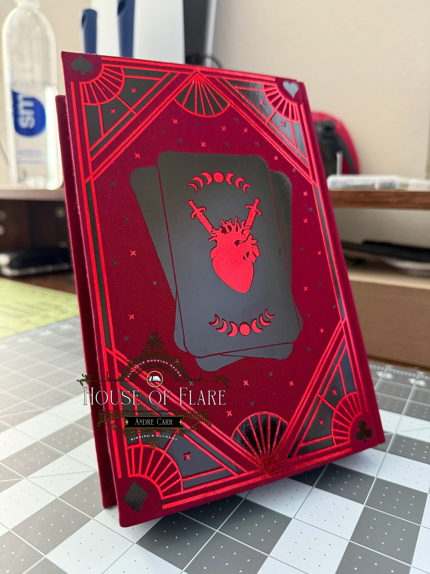 Caraval – Maroon Illusionist Edition | Custom | Rebound