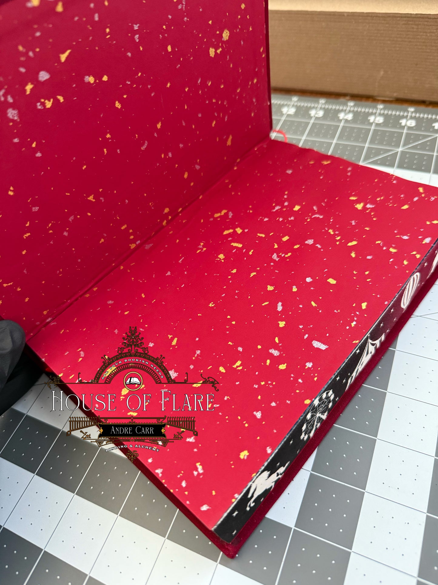 Caraval – Maroon Illusionist Edition | Custom | Rebound