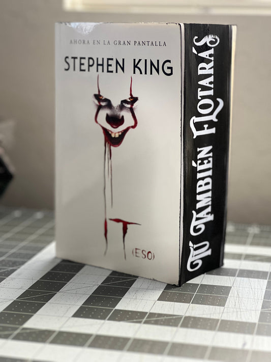 IT (Spanish Edition) Stephen King Sprayed Edge Paperback